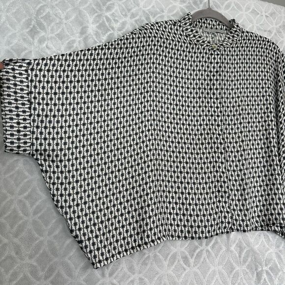 Bryn Walker Joe Shirt Medium Gray Geometric Charmeuse Boxy Crop Dolman Lagenlook - Picture 4 of 10